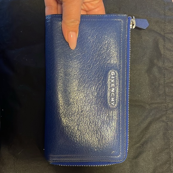 Blue long GIVENCHY wallet. - Picture 4 of 4